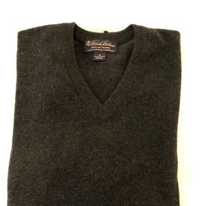 Brooks Brothers V-Neck Cashmere Sweater